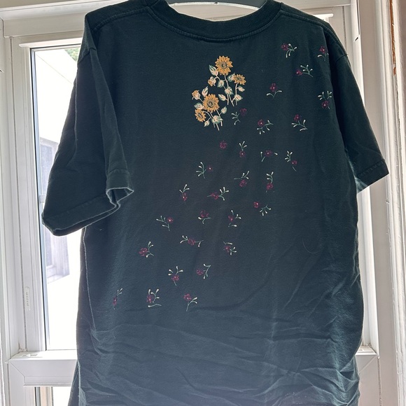 90s Graphic Tee - Picture 5 of 5